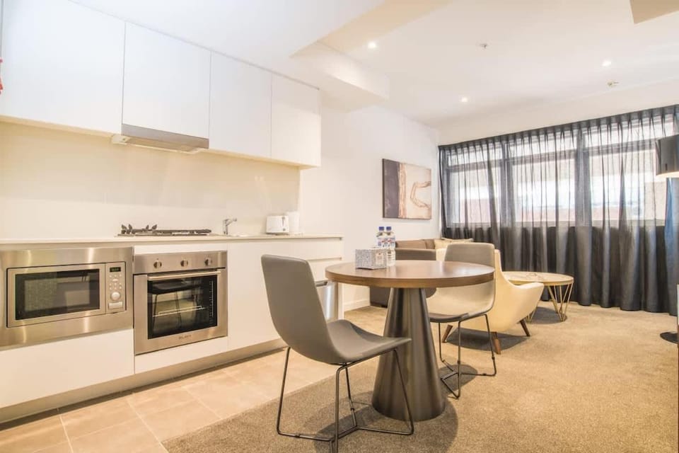 Modern Hotel Apartment Perfect location House in Sydney