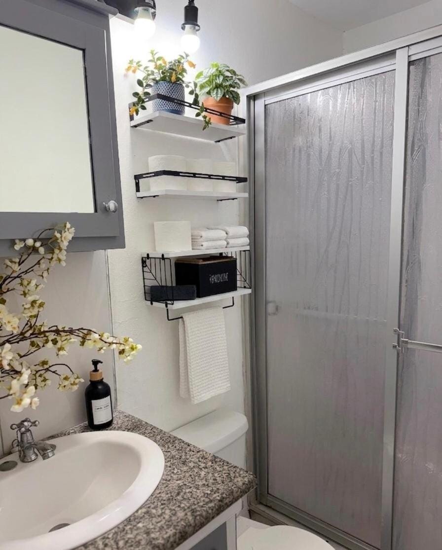 The Urban Retreat - Cozy and Quiet Apartment in Kingston