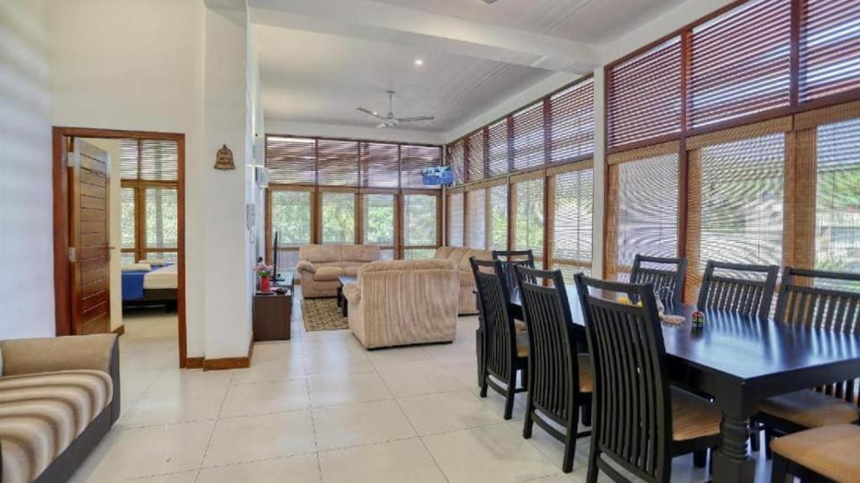 White House 101 Hotel in Galle