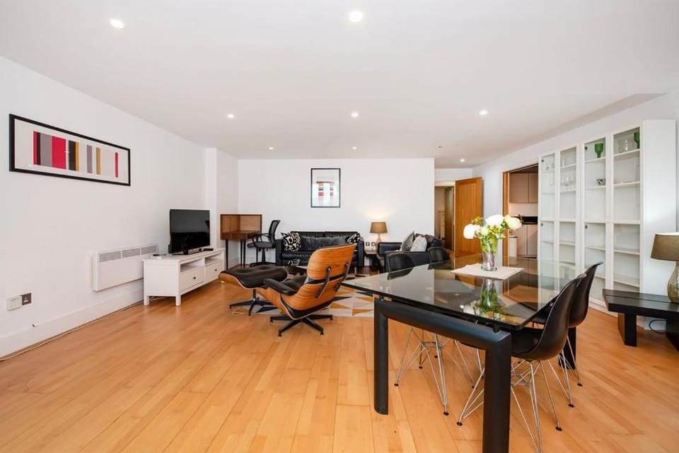 River View 2 Bed Apartment in City of Westminster