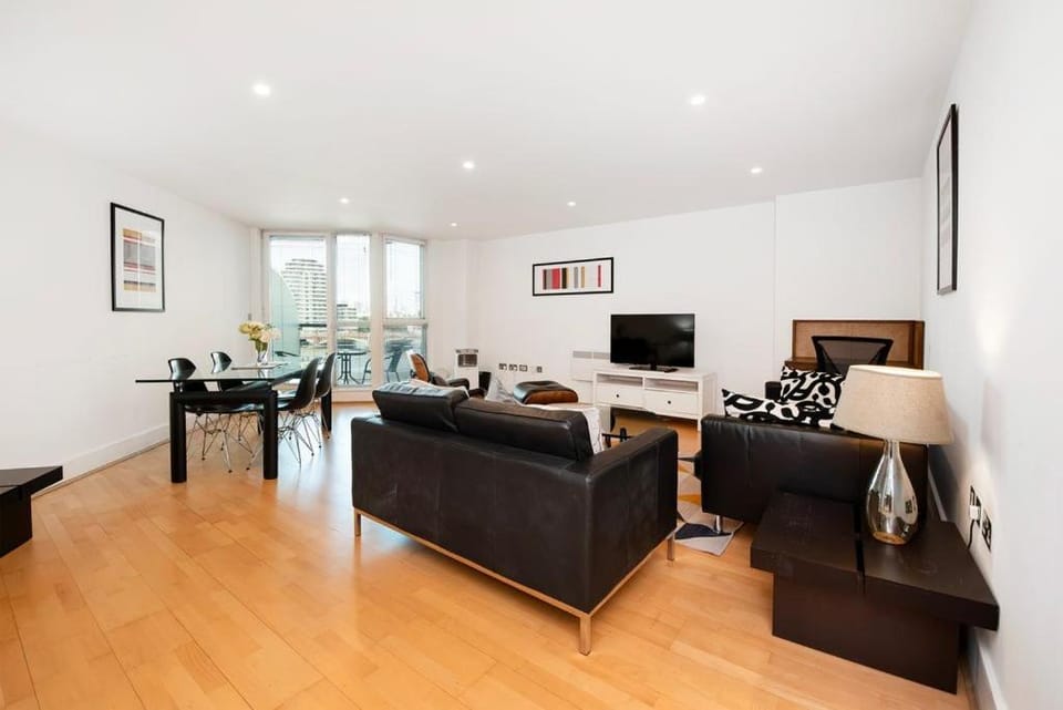 River View 2 Bed Apartment in City of Westminster