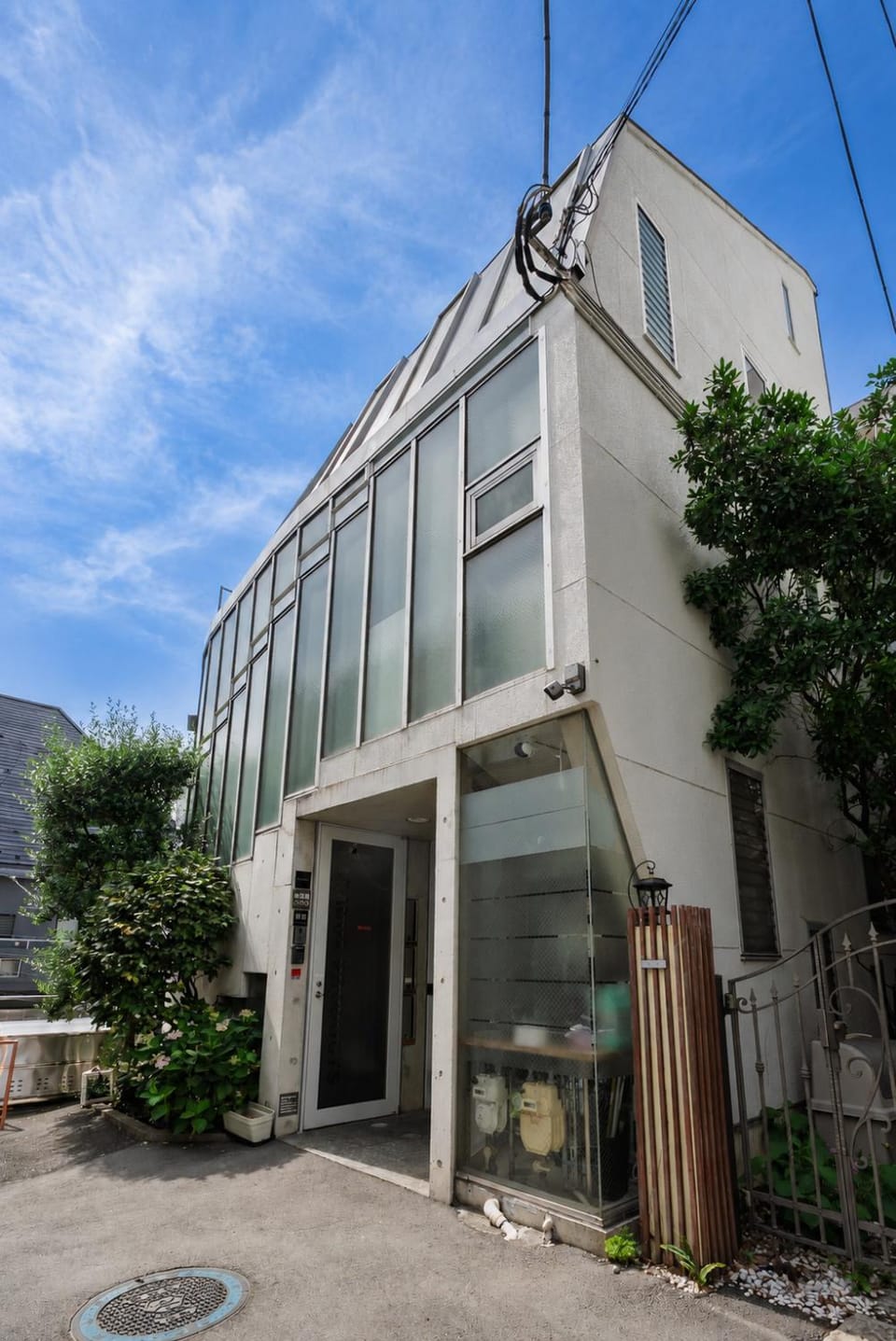 Property building, Day