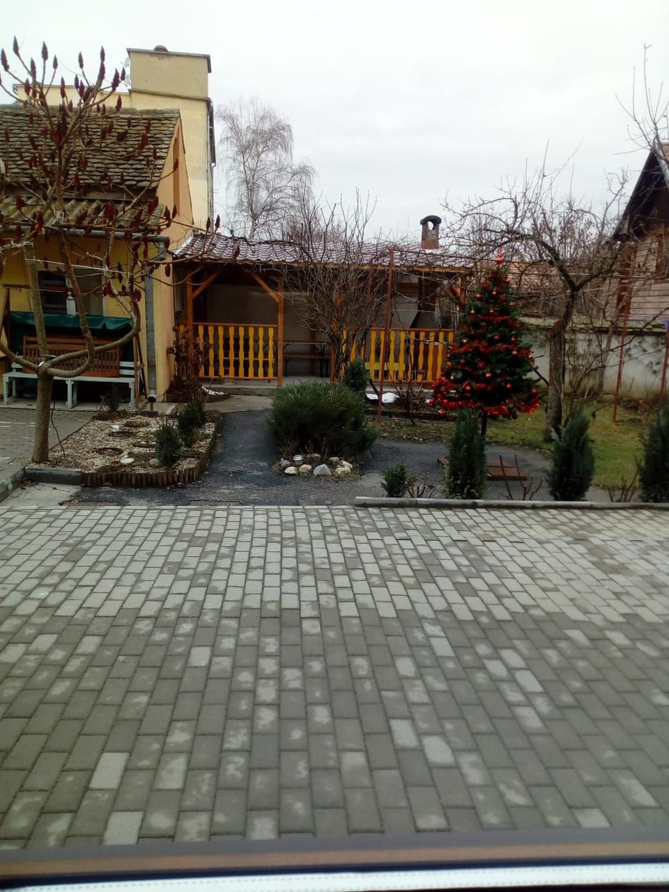 Property building, Restaurant/places to eat