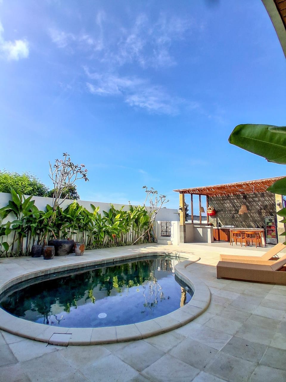 Kitchen or kitchenette, Swimming pool
