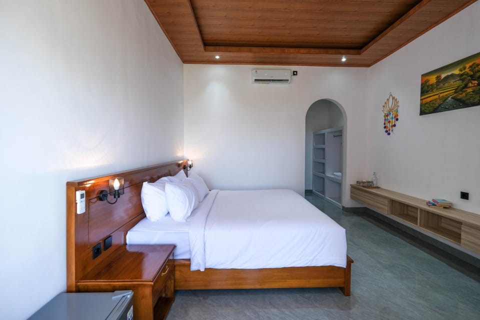 Bed, Photo of the whole room, Bedroom, air conditioner