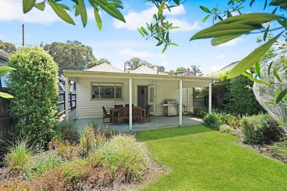 Relaxing 3BR Retreat Close to Beach Historic Port House in Williamstown