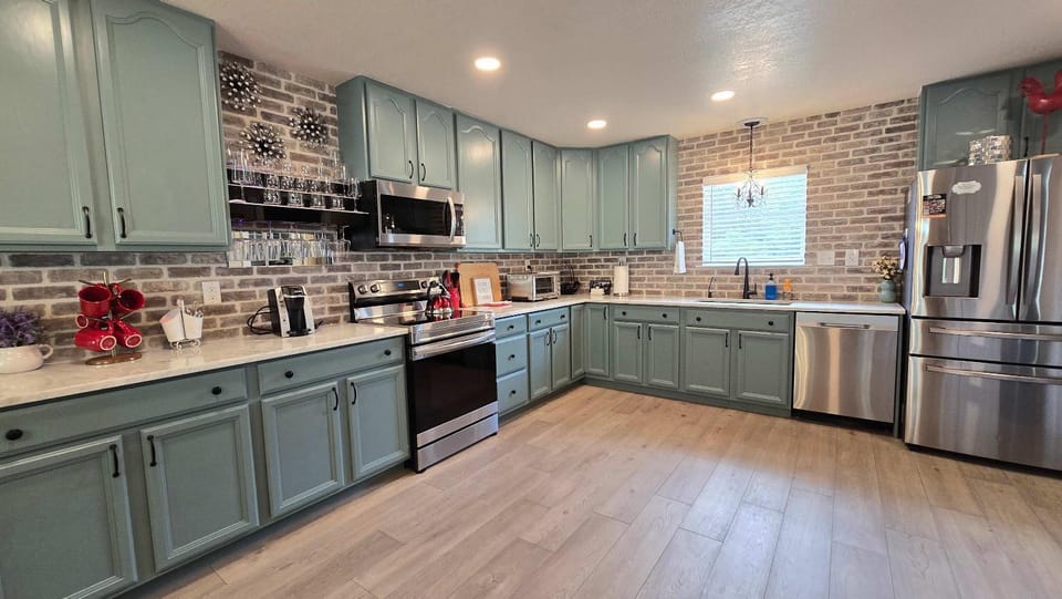 Gruene Gables Pool & Game Room House in New Braunfels