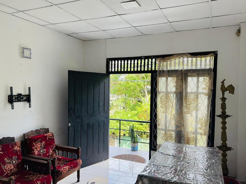 Peaceful Eco-Friendly Stay Near Kottawa Highway House in Western Province