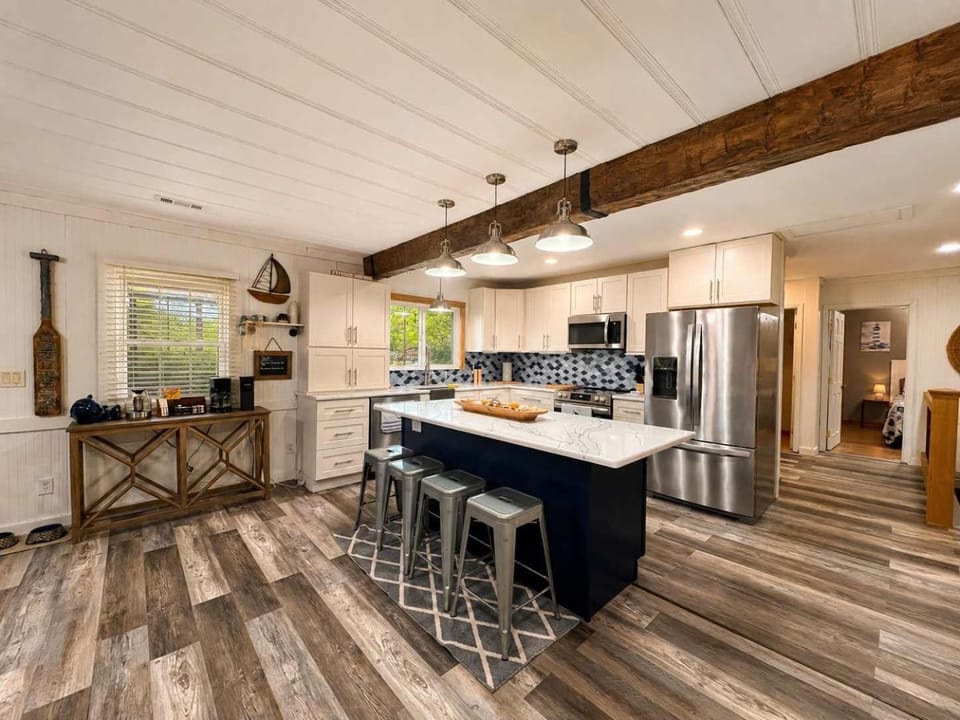 Stillwater on Doe - Private Lakefront Escape House in Ozark Mountains
