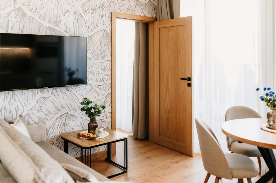 TV and multimedia, Living room, Seating area, wardrobe