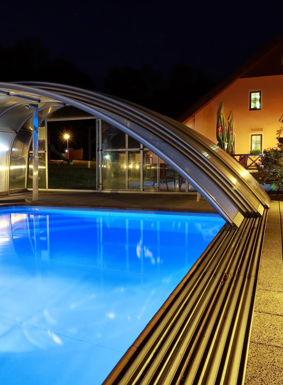 Property building, Swimming pool