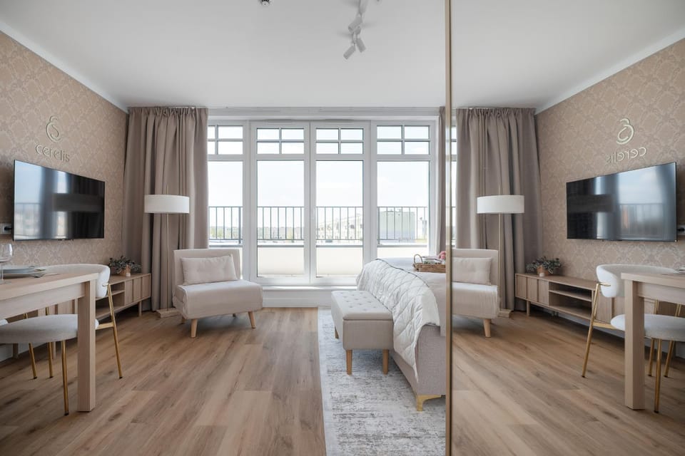 Bed, TV and multimedia, Living room, Bedroom