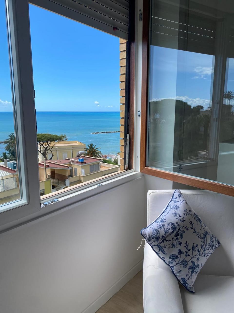 Day, Seating area, Sea view
