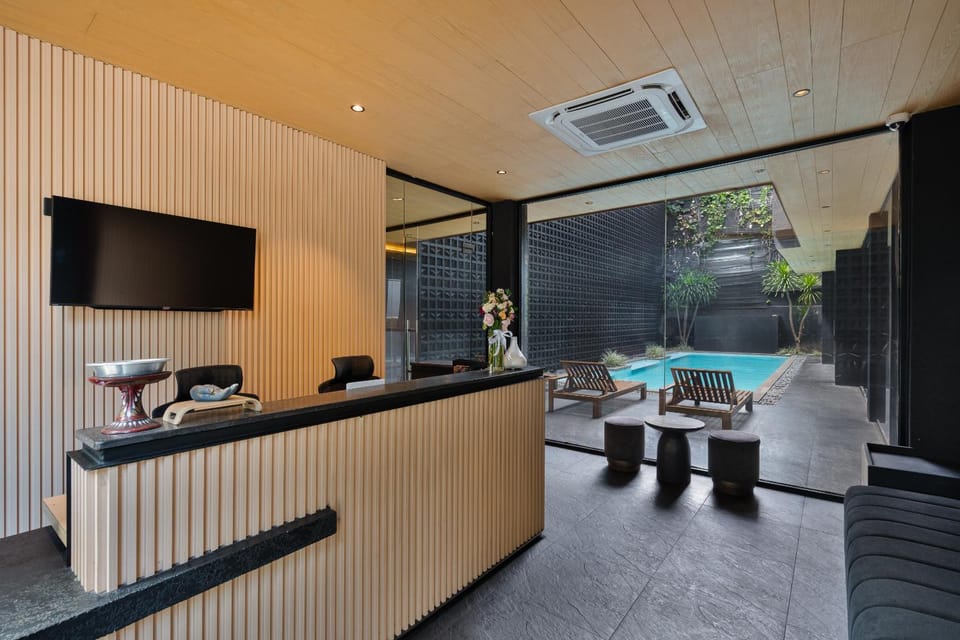 Lobby or reception, Seating area, Pool view