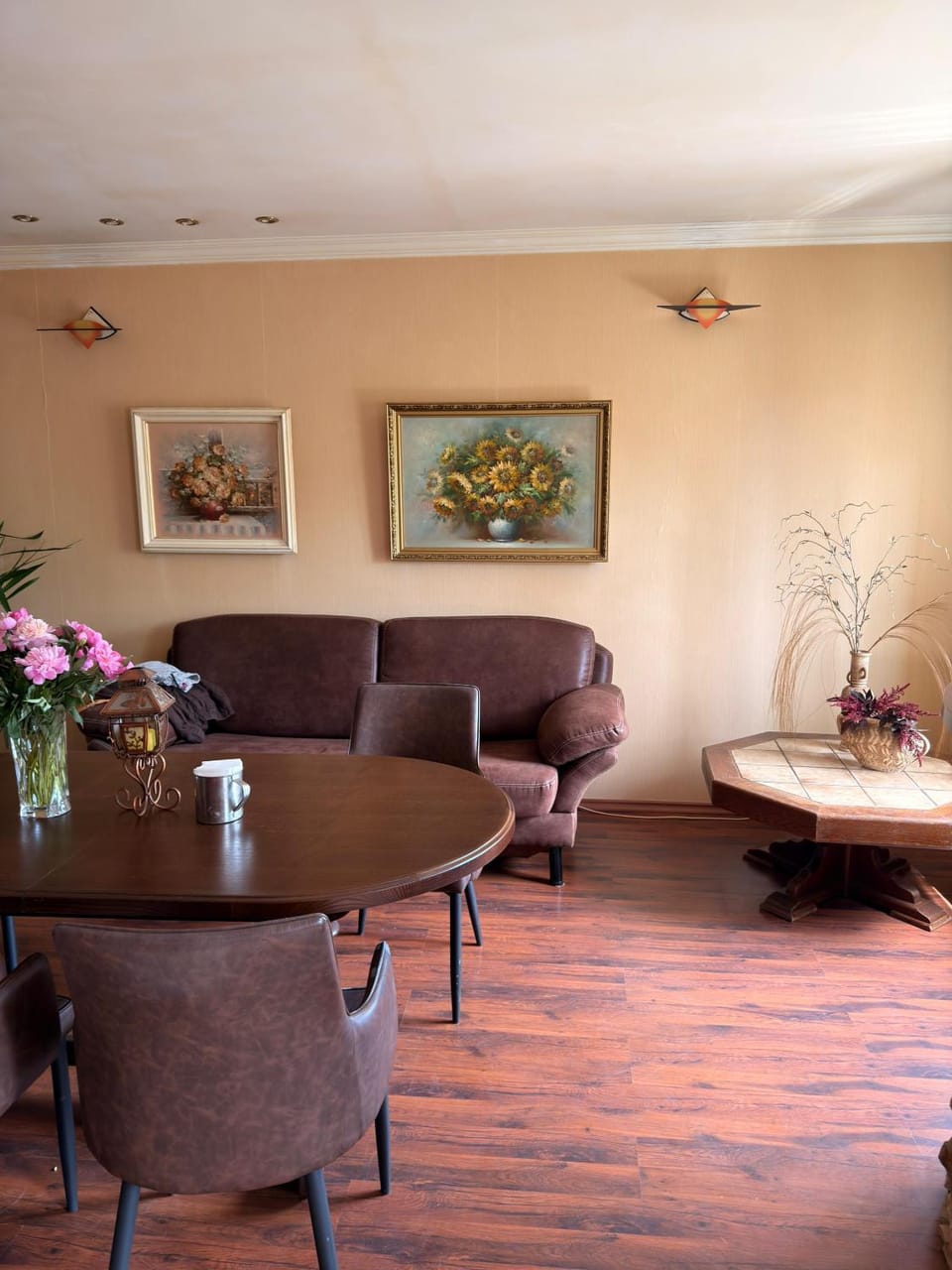 Kitchen or kitchenette, Living room