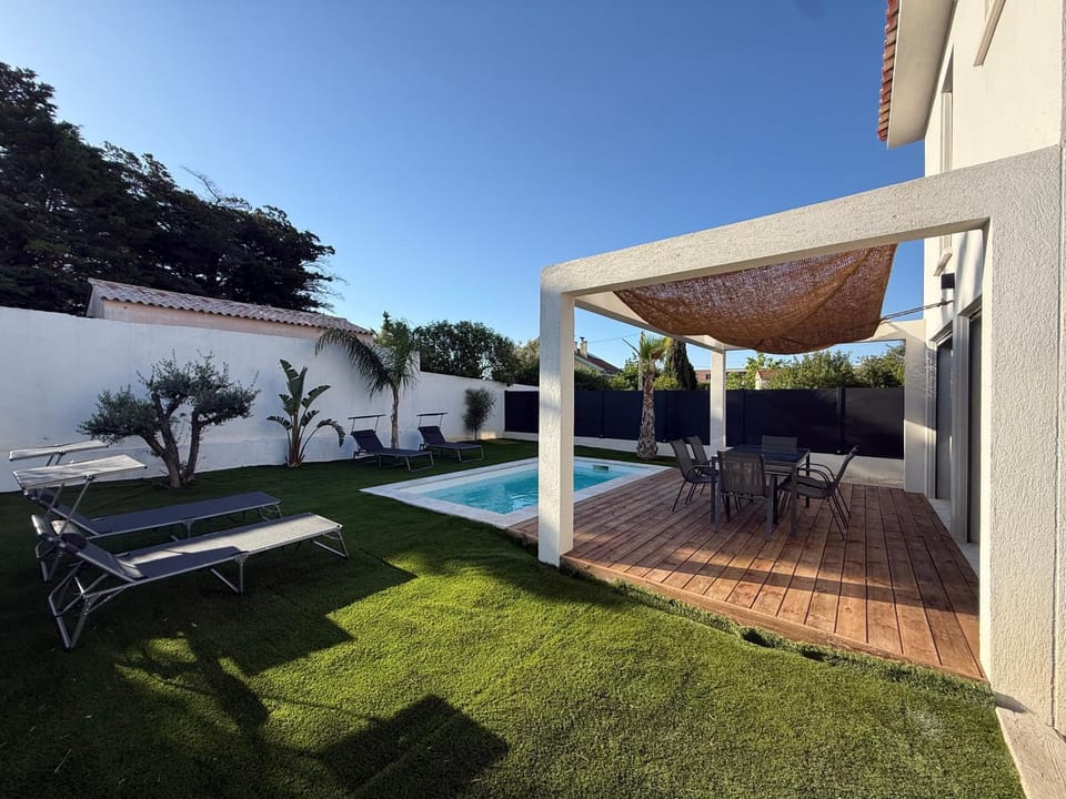 Patio, Garden view, Swimming pool