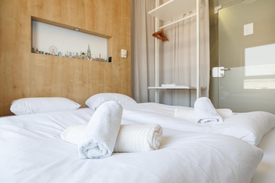 Bed, Photo of the whole room, Bedroom, towels