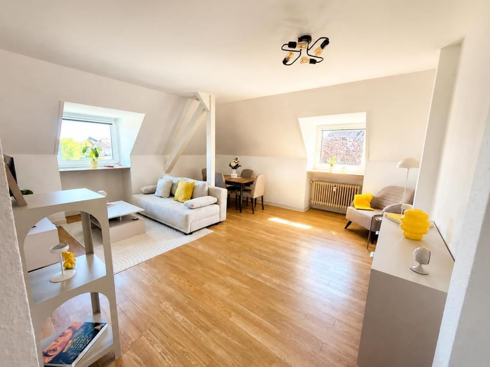 Living room, Photo of the whole room, Seating area
