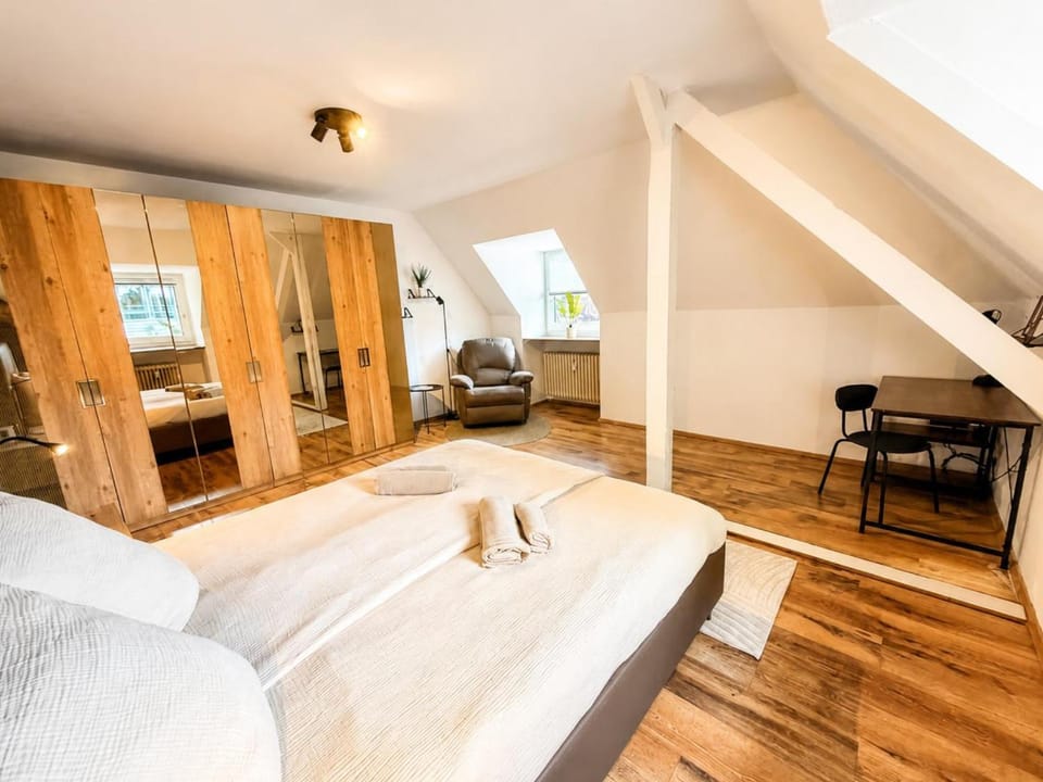 Bed, Photo of the whole room, Bedroom, wardrobe
