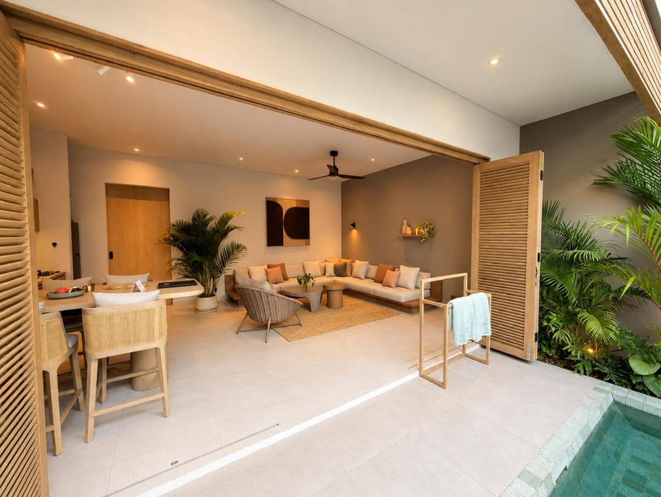 Living room, Seating area, Dining area