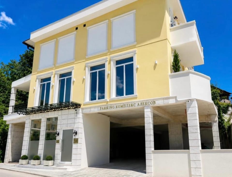 Property building, Parking