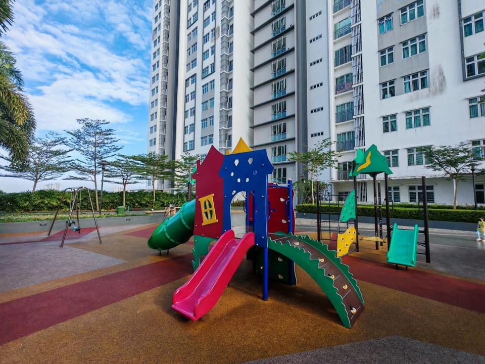 Minimalist Homestay Meridin Bayvue 3 bedrooms Apartment Apartment in Johor