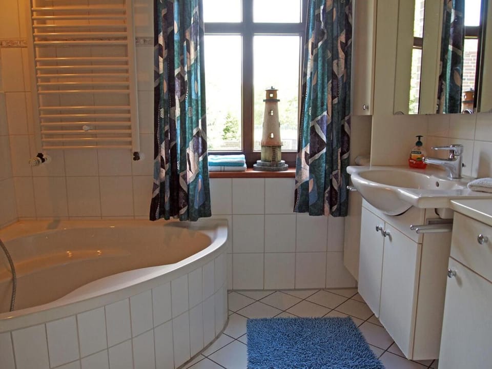 Bathroom, Bath