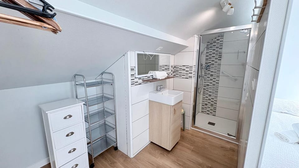 Shower, Bathroom