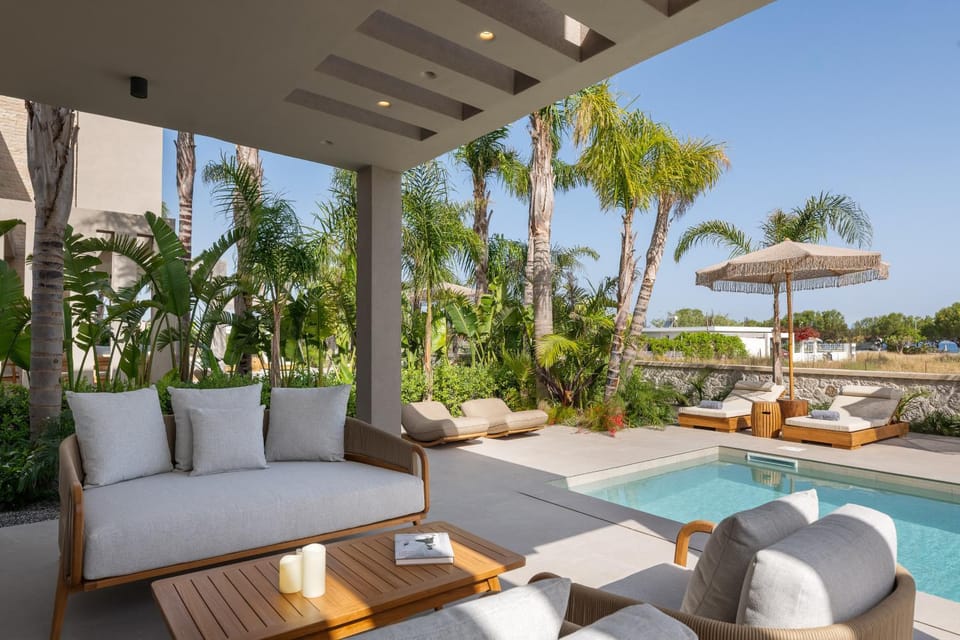 Patio, Day, Natural landscape, Garden, View (from property/room), Living room, Seating area, Garden view, Pool view, Swimming pool, sunbed