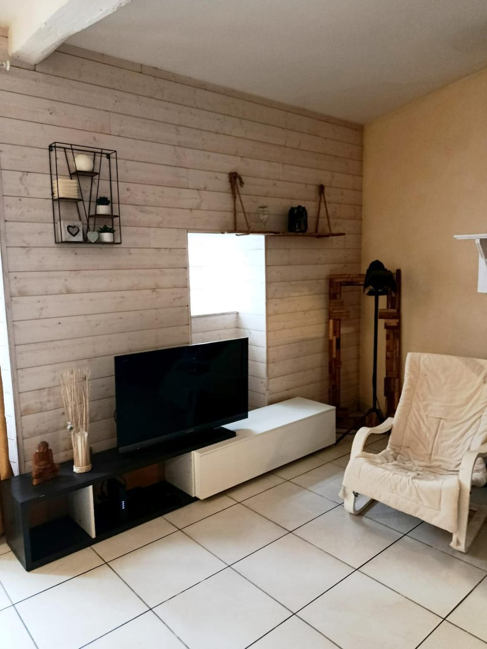 Maison agréable dans petit village calme House in Occitanie