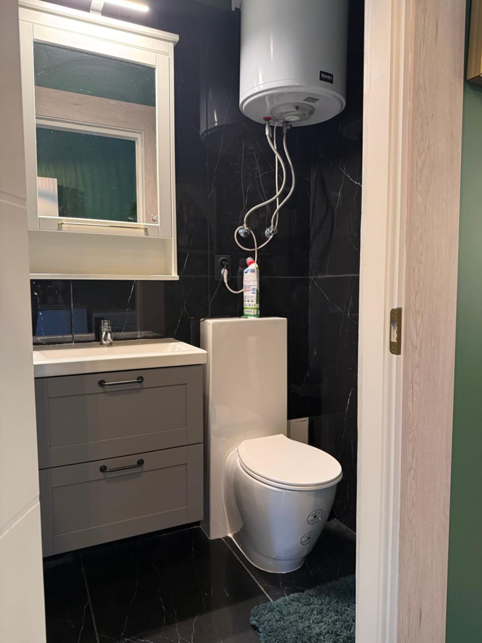 Waves Cafe Apartment in Riga