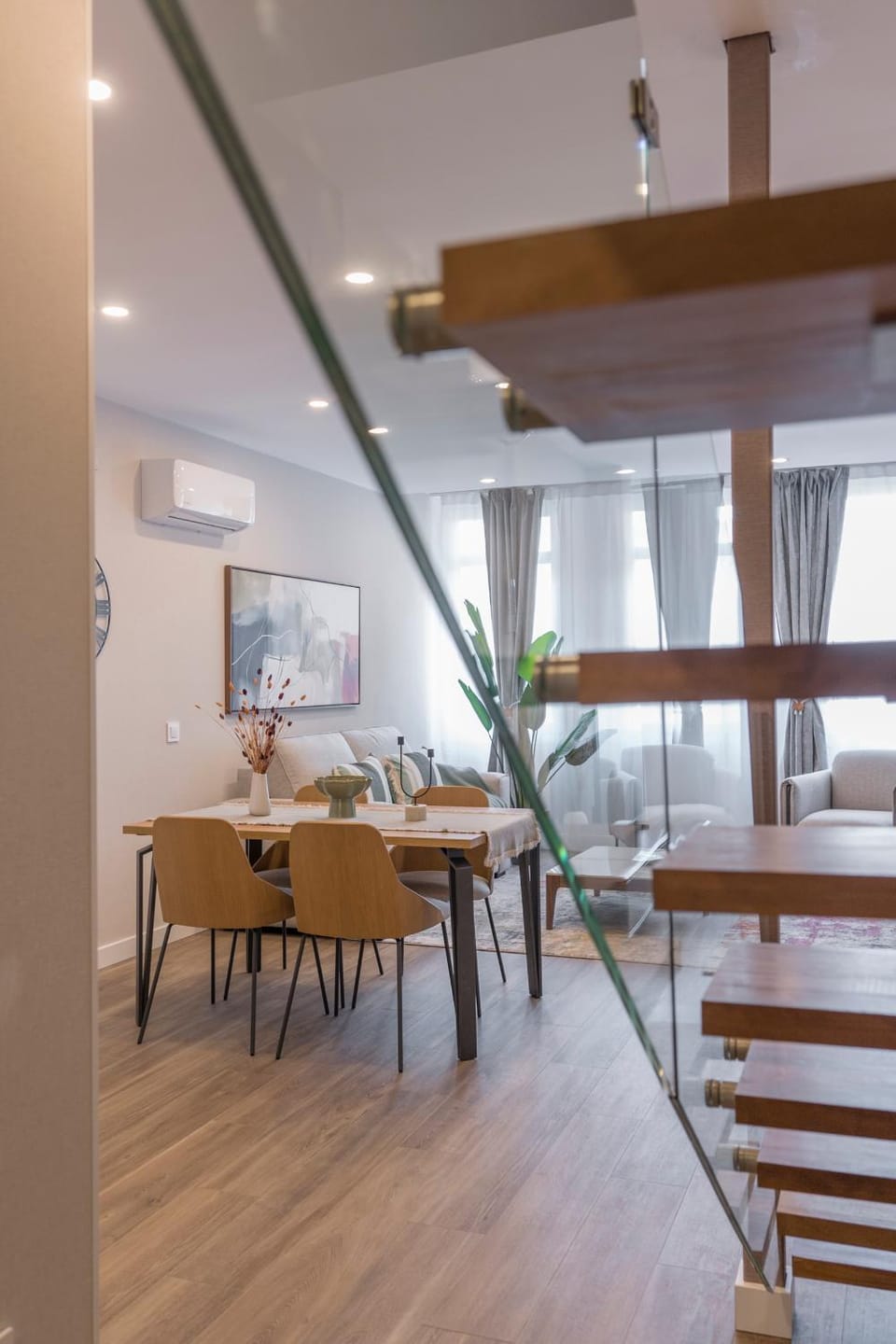Living room, Seating area, Dining area