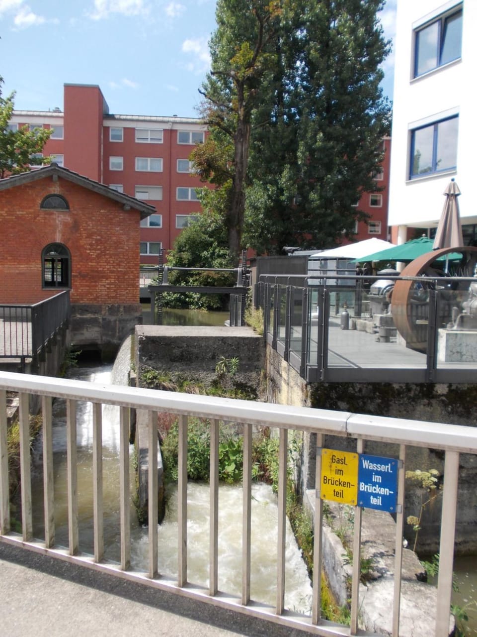 Property building, Restaurant/places to eat