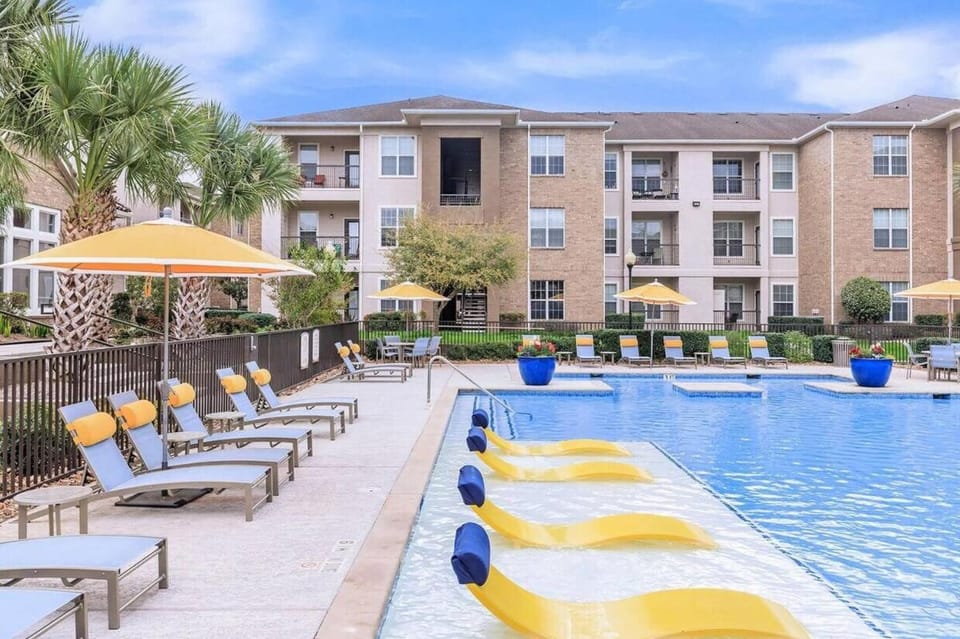 Property building, Swimming pool