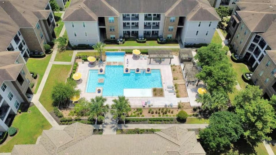 Pool view, Swimming pool