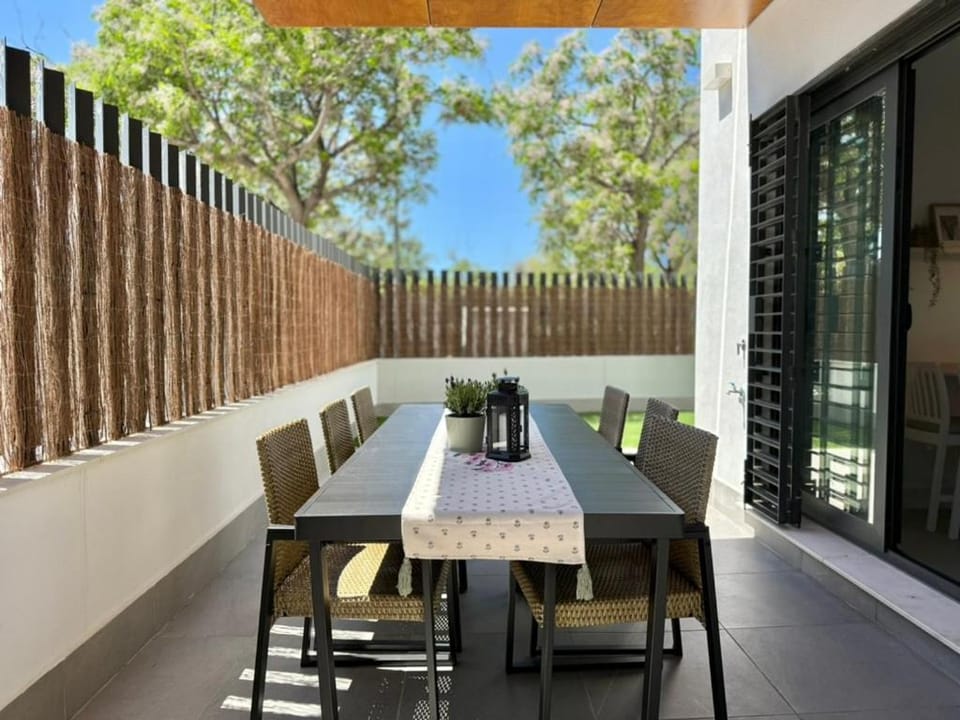 Garden, Balcony/Terrace
