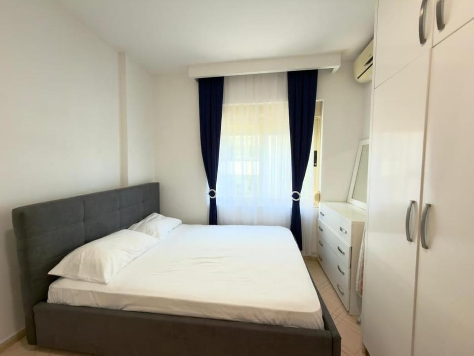 Titanic Seafront, Lungomare, Sleeps 6 Apartment in Vlorë