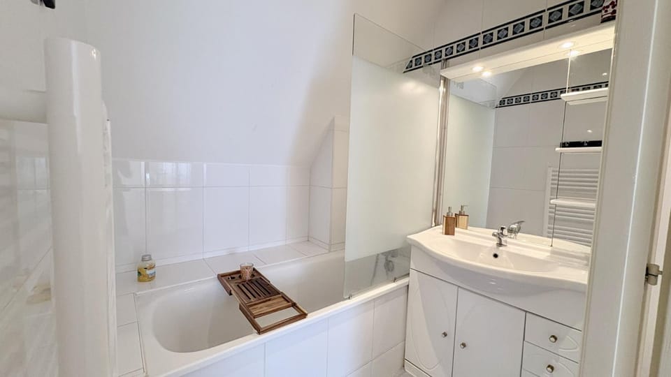 Bathroom, Bath