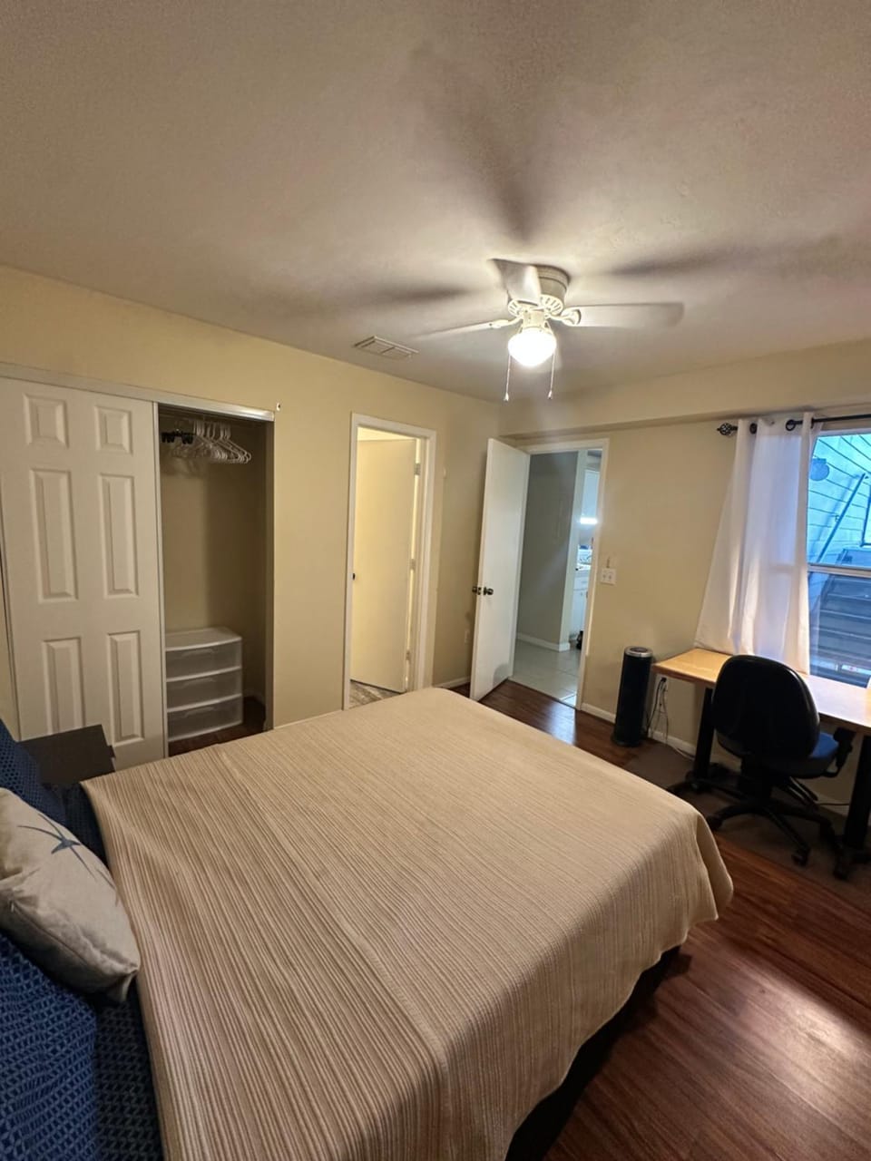 Bed, Photo of the whole room, Bedroom, wardrobe