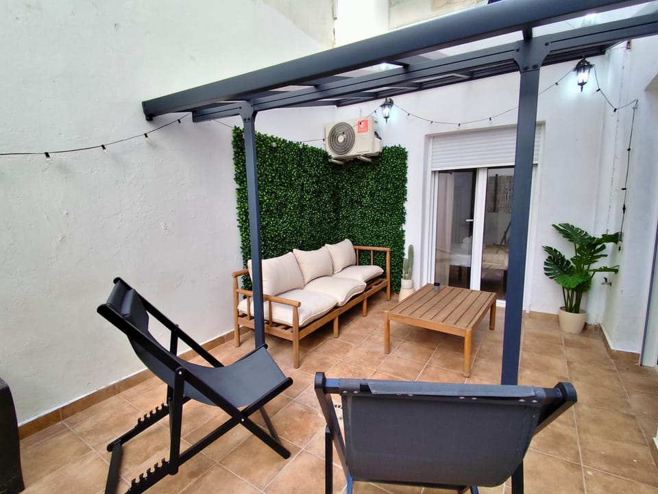 Patio, Balcony/Terrace, sunbed