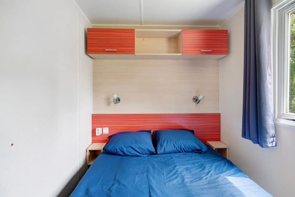 Property building, Living room, Bedroom