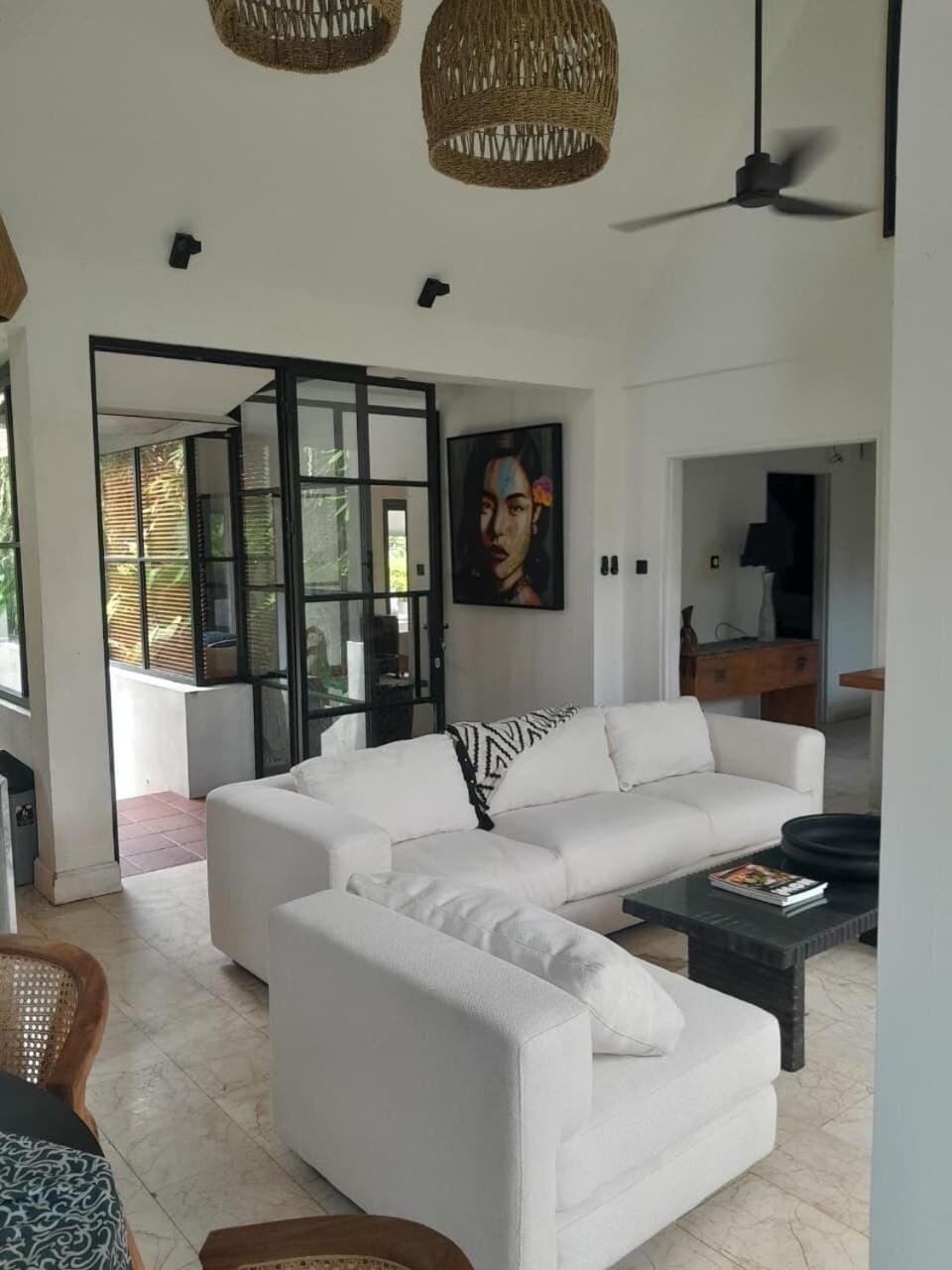 Living room, Seating area