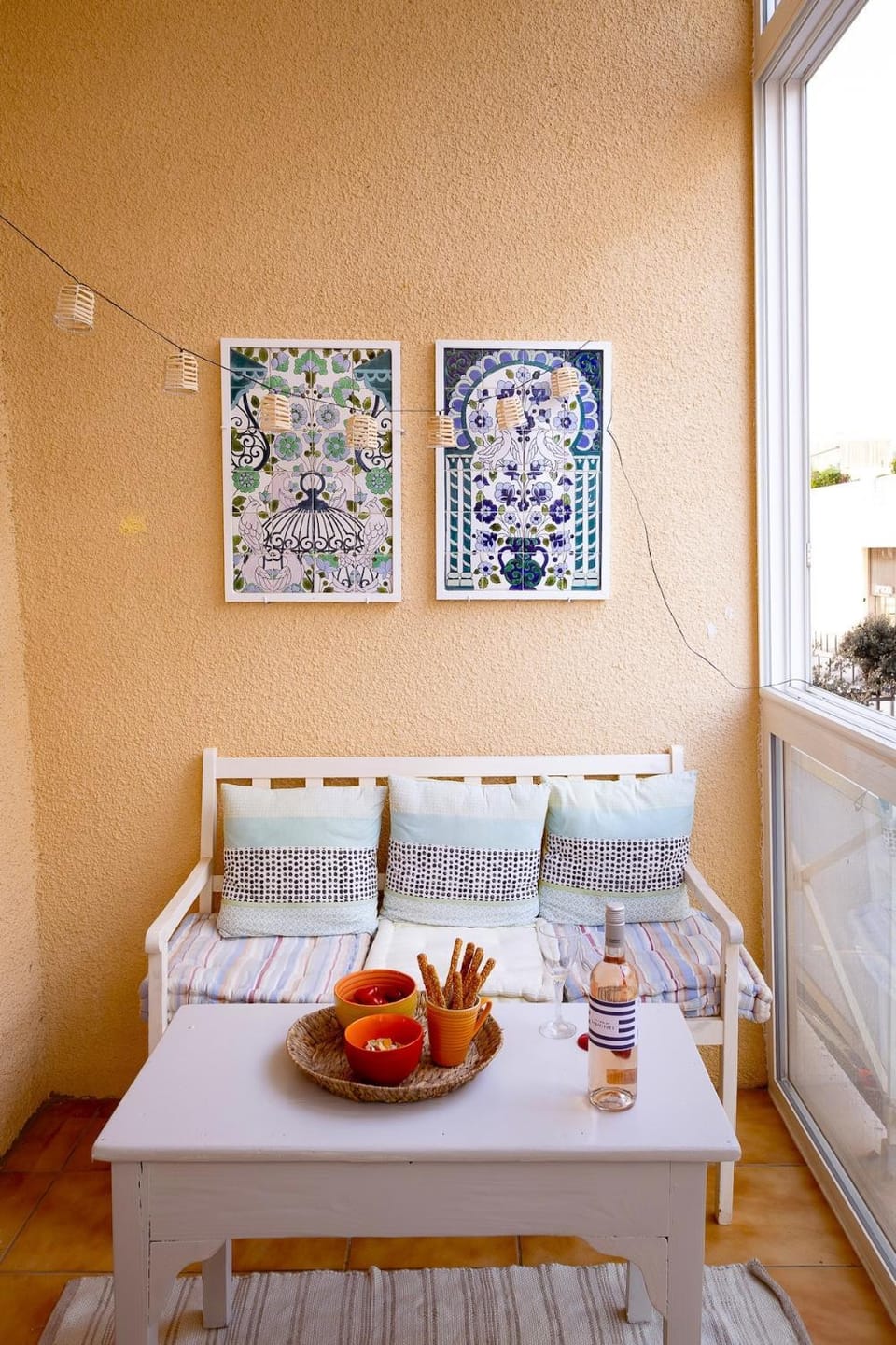 Patio, Balcony/Terrace, Decorative detail, Dining area, Sunset, Quiet street view, concierge