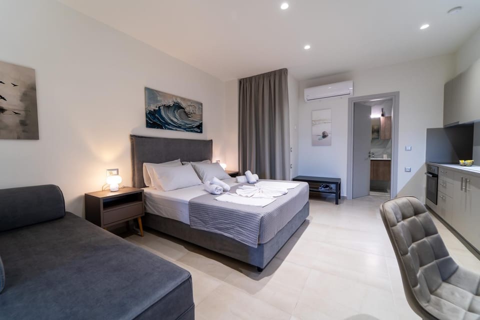 Bed, Photo of the whole room, Seating area, kitchen
