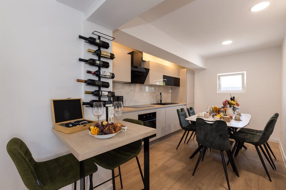 Food and drinks, Dining area, minibar