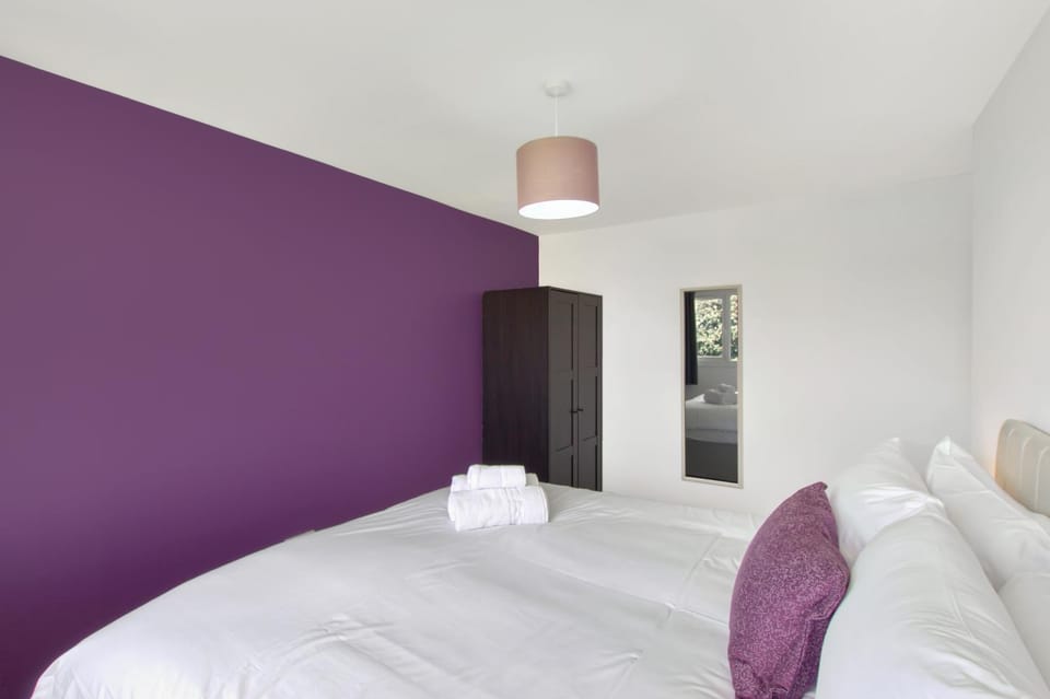 Bed, Photo of the whole room, Bedroom, wardrobe