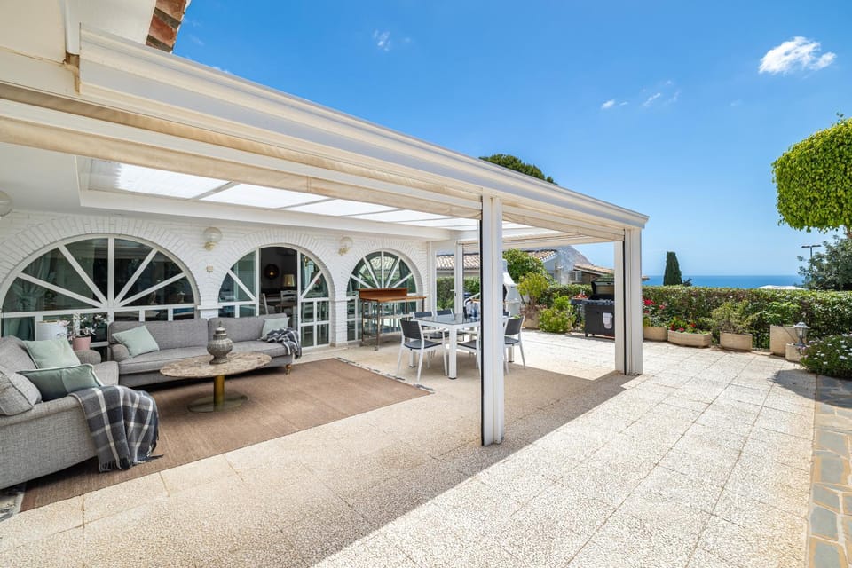 BBQ facilities, Balcony/Terrace, Garden view