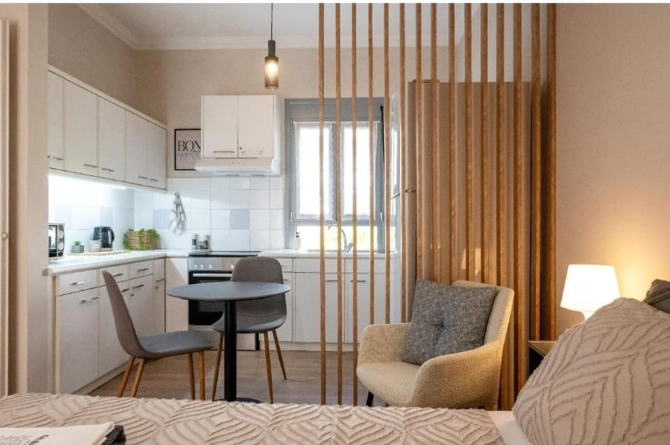 Bed, Kitchen or kitchenette