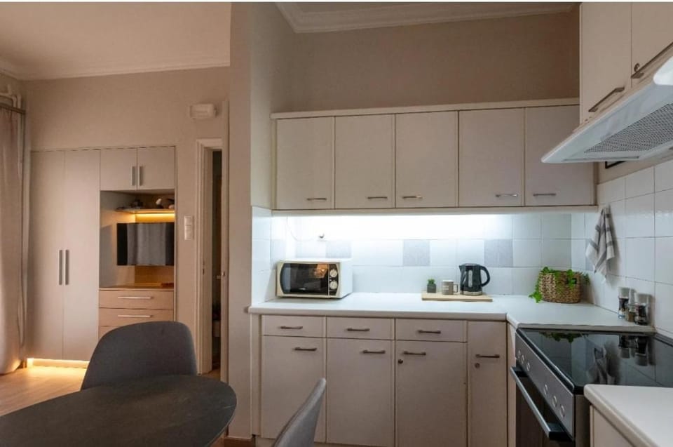 Coffee/tea facilities, Kitchen or kitchenette, oven