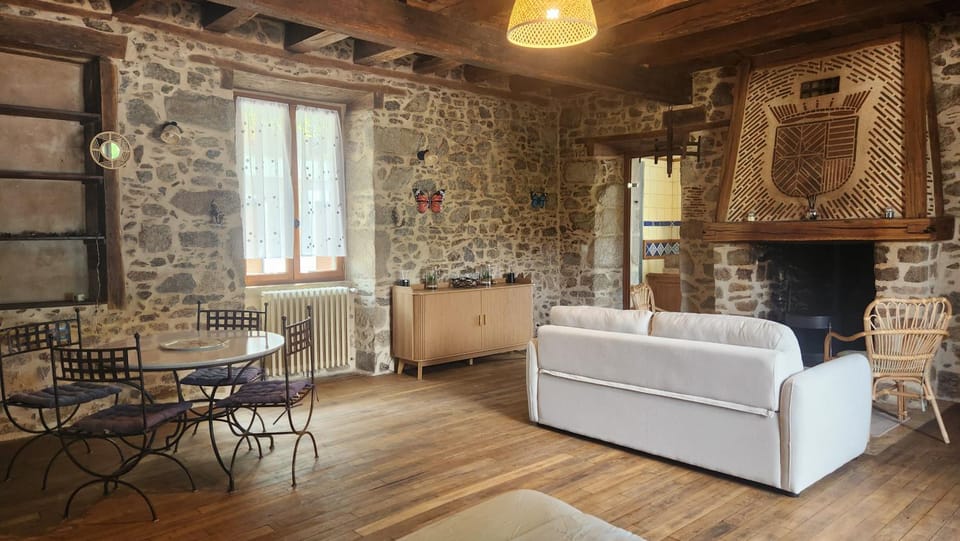 Un Moment Suspendu sur la Vienne Apartment in Nouvelle-Aquitaine
